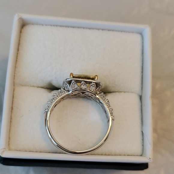 WOMEN'S RING - Picture 2 of 3